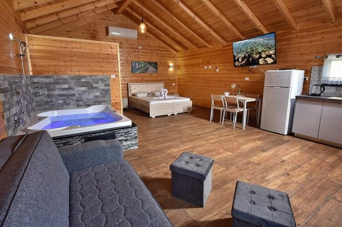 אחוזת אודליה צימר בדלתון חצר